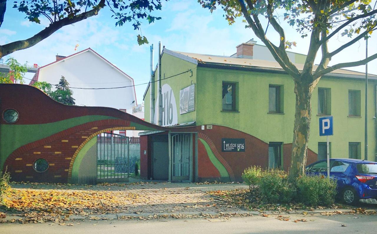 Wygodne Pokoje H16 Ostello Chorzów Esterno foto